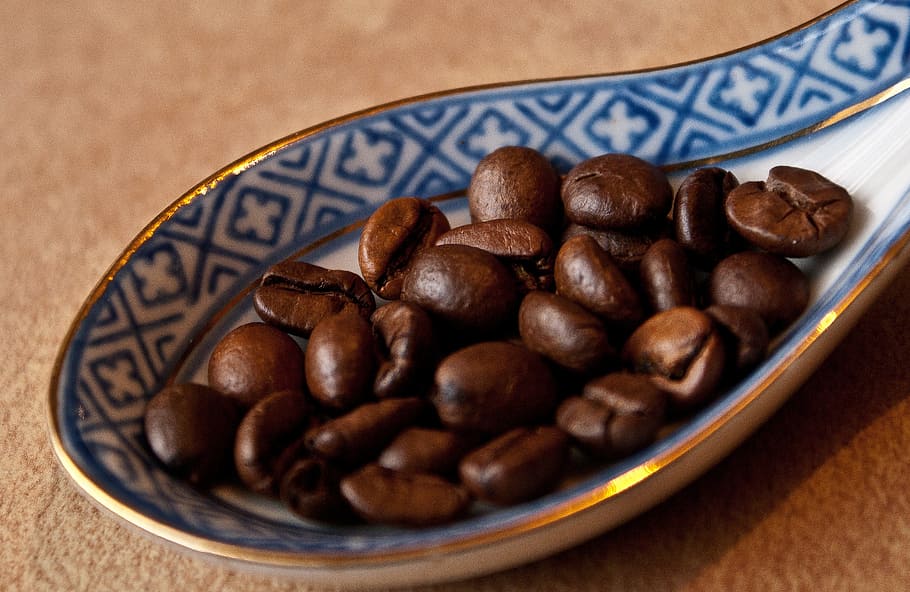café, granos de café, café tostado, la variedad de café, arábica, café recién hecho, estimulante, robusta, bebida estimulante, cafeína