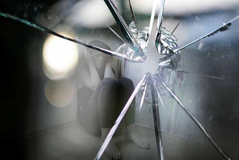 bokkeh photography, crack glass, the offence, double exposure, victim, shot, crime, woman, the fear, gun