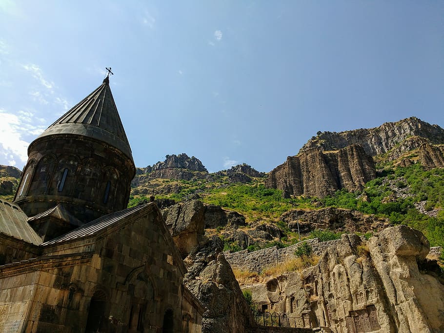 armenia, el monasterio de geghard, unesco, fue fundado en el siglo IV, monasterio, iglesia, arquitectura, histórico, patrimonio mundial, religión
