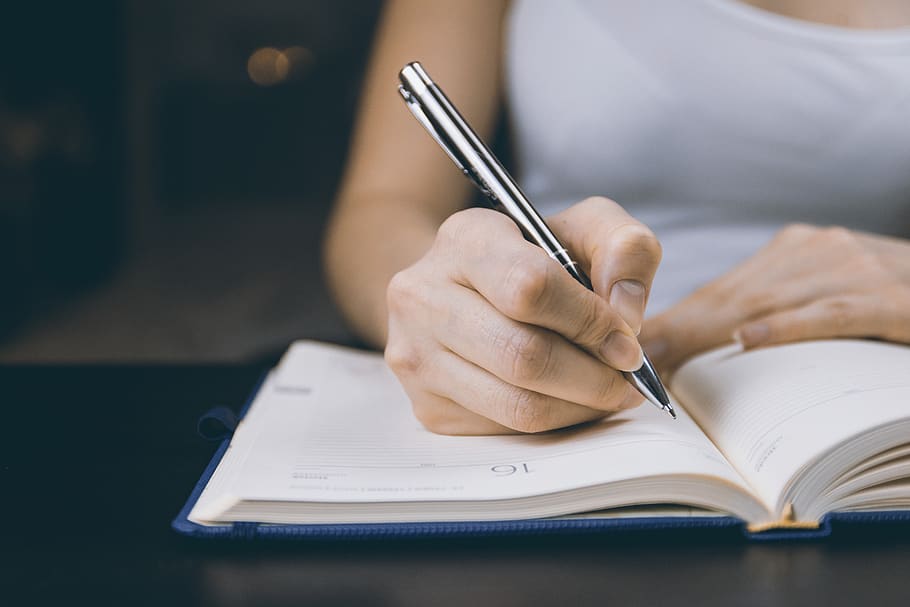 mulher, escrevendo, diário, caneta, calendário, mão, literatura, mesa, escritório, mão humana