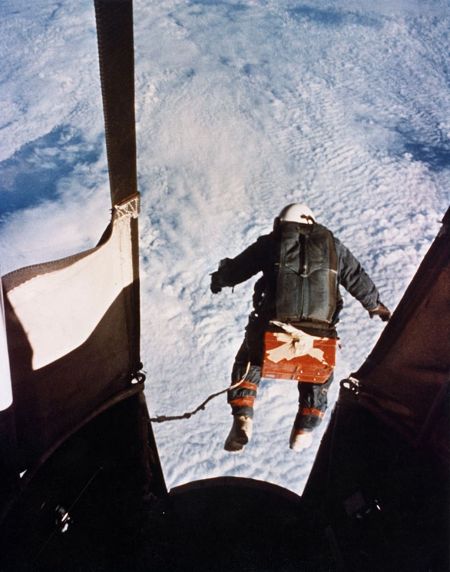 fallschrimsprung, record, joseph kittinger, 1960, altitude record, extreme sports, extremely, parachutist, parachute flies, fly