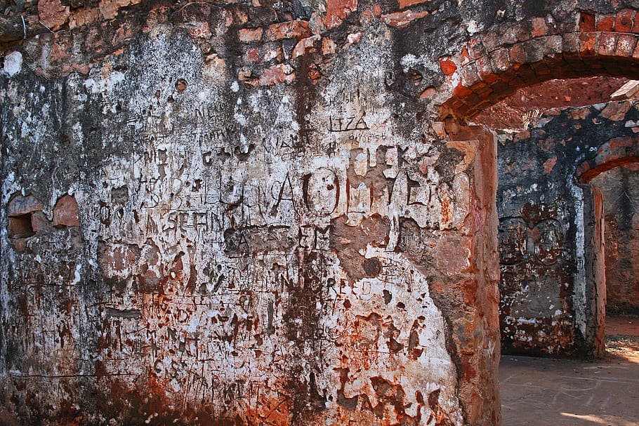 graffiti en la pared vieja, arquitectura, fondo, ennegrecido, decadencia, fuerte, grunge, histórico, mortero, mohoso