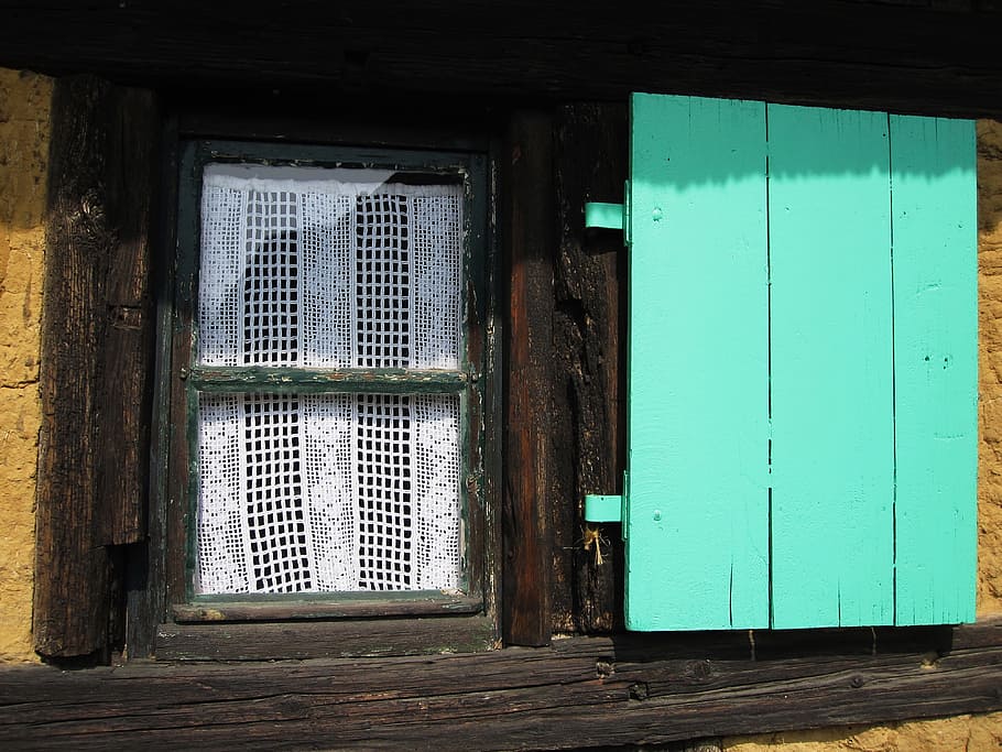 Ventana de madera marrón, klappladen, ventana, persiana, históricamente, viejo, casa de campo, fachada, desactualizado, historia