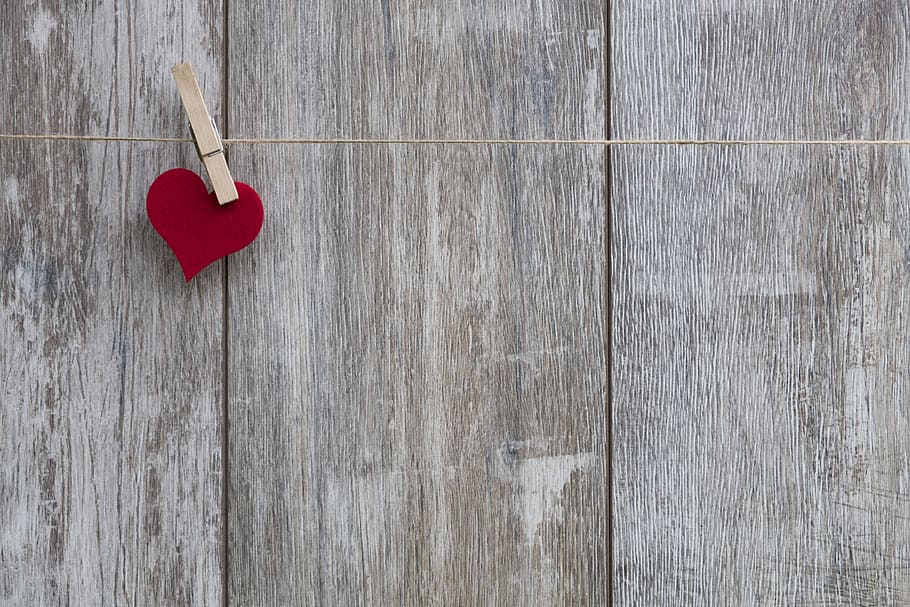 red, heart cut-out, hanging, clothespin, rope, clothes line, clothes peg, map, postcard, invitation