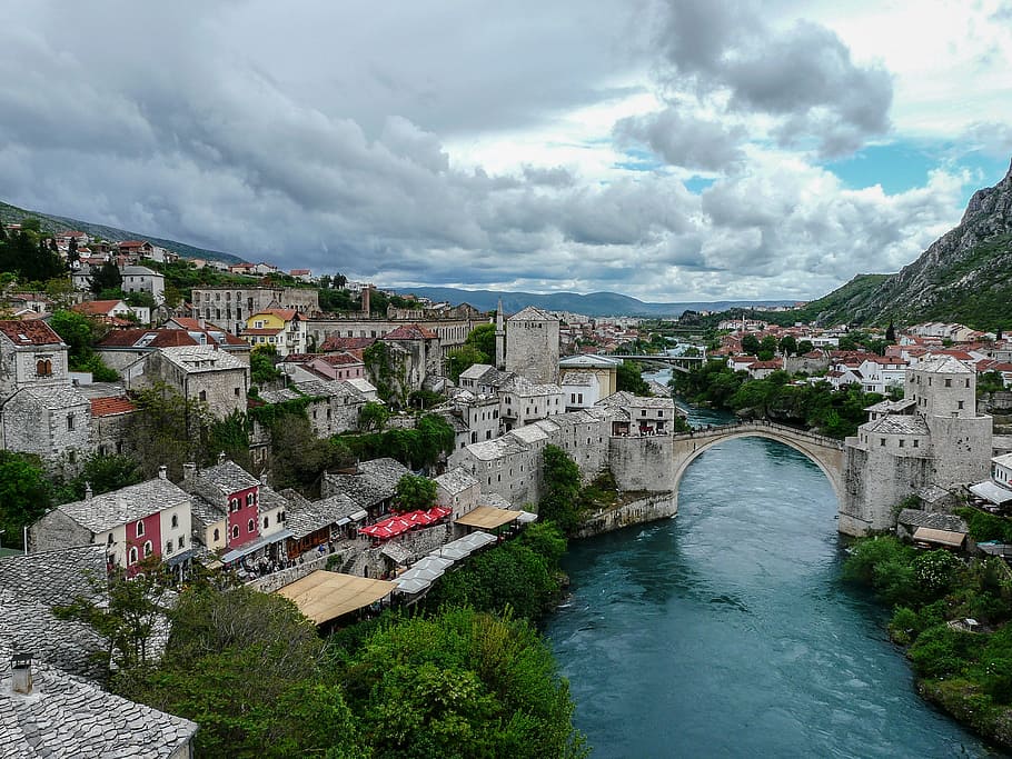Aldea, cuerpo, agua, Europa, los Balcanes, Bosnia, Herzegovina, Bosnia-Herzegovina, Mostar, puente