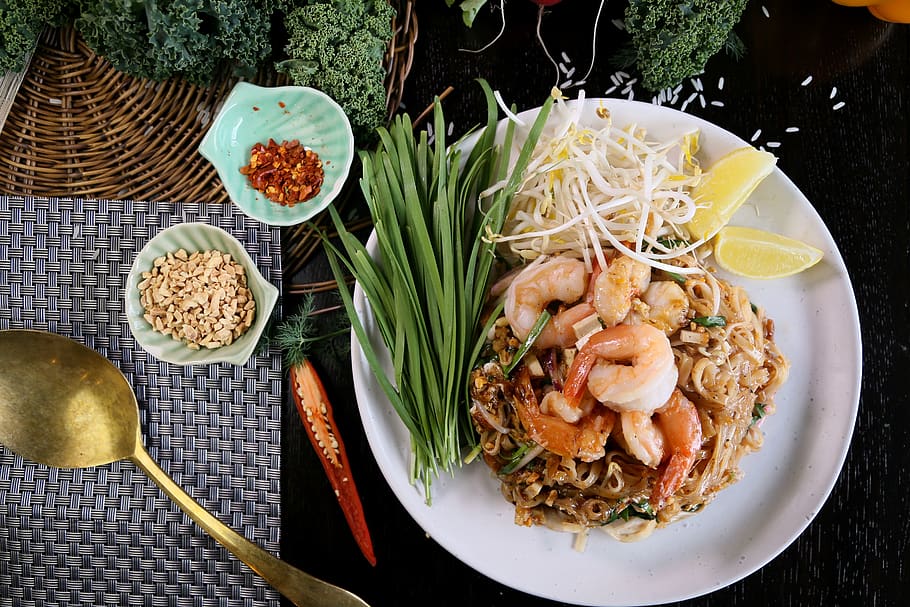 pad thai, pad thai prawn, thai food, thai noodle, stir fried, chilli, prawn, thai ingredient, thailand, huahom design
