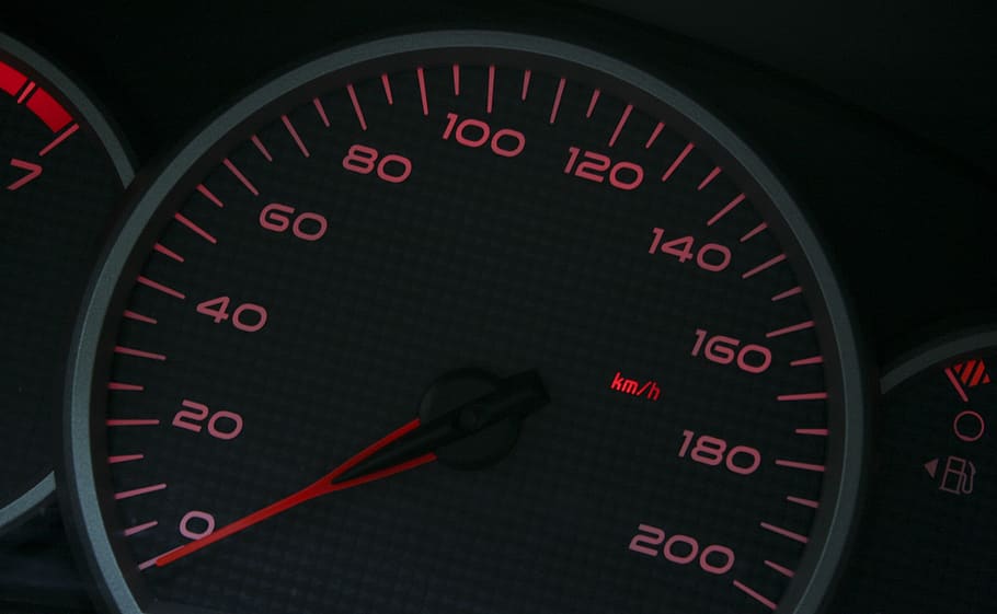 velocímetro, velocidad, kilometraje, conducción, automóvil, tacómetro, indicador, mph, km / h, millas por hora