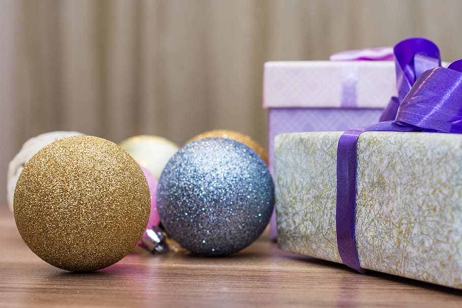 aneka-warna banyak perhiasan, hadiah natal, selamat tahun baru 2018, natal, 2018, liburan, bahagia, hadiah, perayaan, hari natal