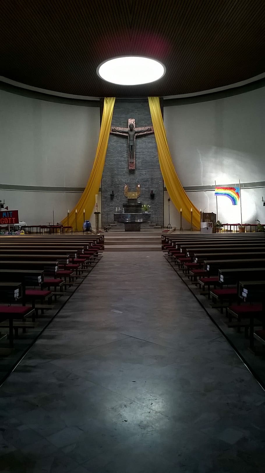 Church Interior Cross Light Lighting Gang Altar