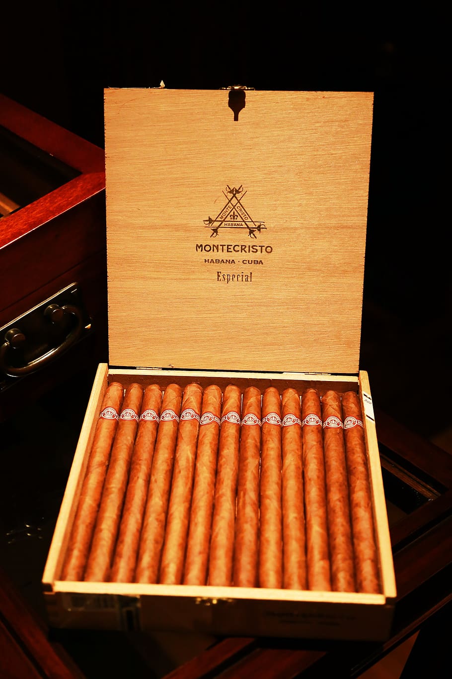 smoking, cigars, tobacco, montecristo, ba na, cuba, text, indoors, box, container