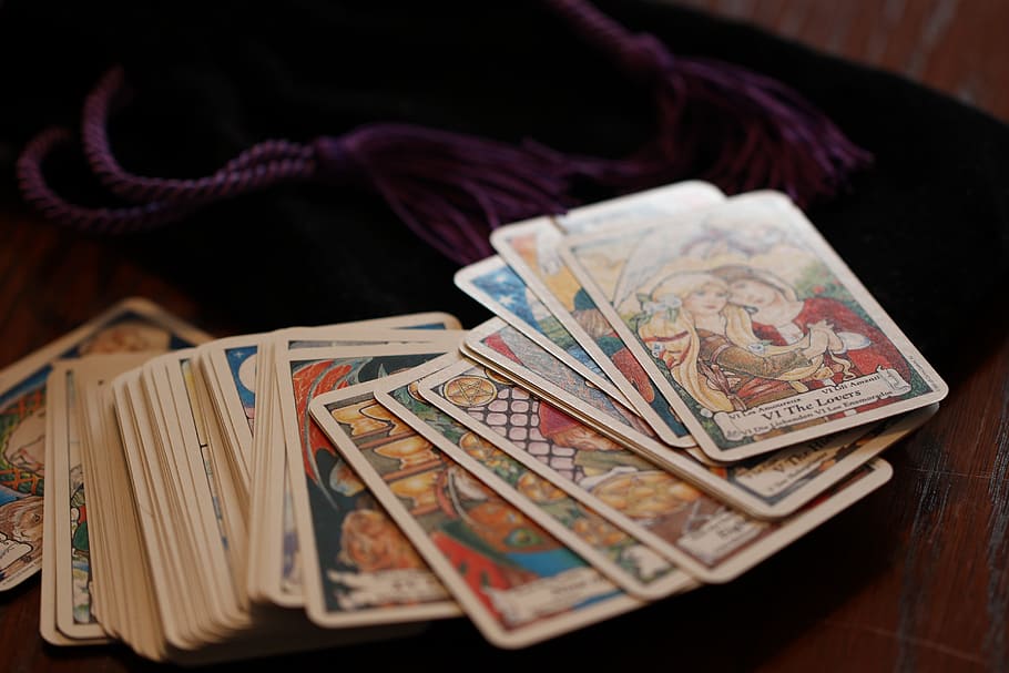 tarrlt, tarot, cartas, magia, fortuna, narración, gitano, esotérico, místico, predicción
