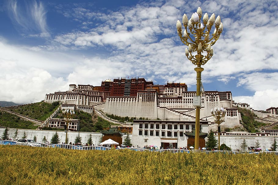 lasa, tibet, istana potala, arsitektur, struktur yang dibangun, eksterior bangunan, awan - langit, tanaman, langit, alam