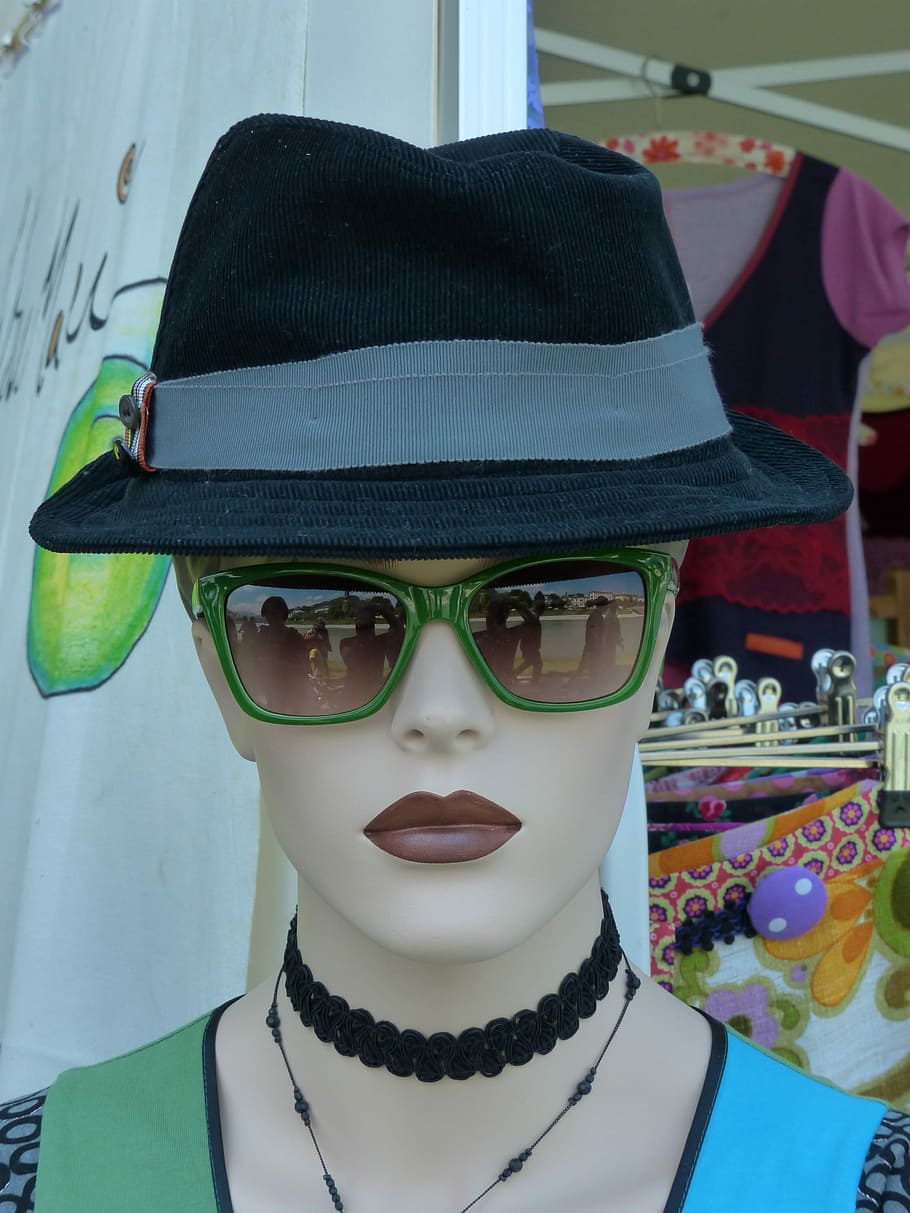 female, mannequin, wearing, gray, black, hat, green, framed, sunglasses, Display