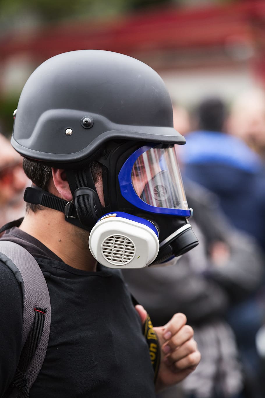gas mask, human, society, violence, dom, attack, press, war, journalist, exposure