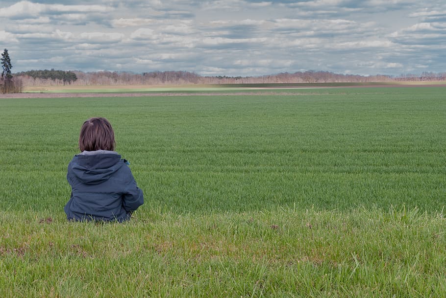 field, lawn, prairie, landscape, outdoor, meditation, contemplation, child, panoramic, nature