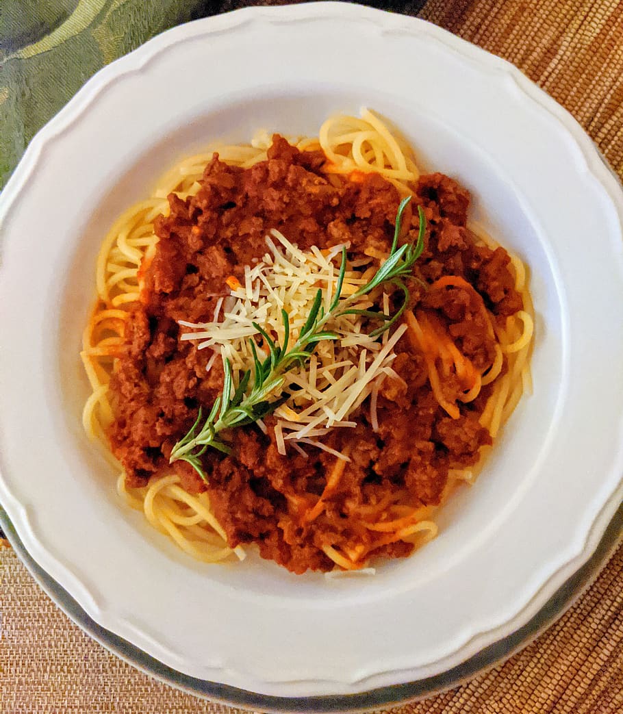 spaghetti, spaghetti bolognese, dinner, pasta, spaghetti with meat sauce, white bowl, food, food and drink, ready-to-eat, italian food