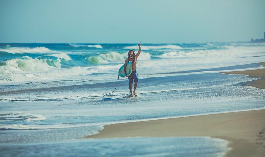 persona, tenencia, tabla de surf, para caminar, costa, mar, océano, azul, agua, olas