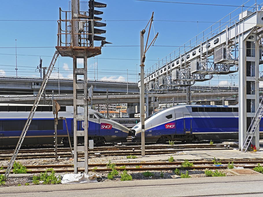 pure verkehrstechnik, nice main station, tgv, old, new, coupled, gantry, exit signal, exit west, expressway