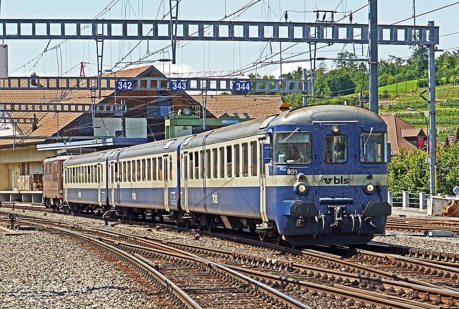 kereta regional, transportasi, schubzug, mobil pajak, pintu tengah, bernese oberland, switzerland, bls, kereta api bern-lötschberg-simplon, pintu masuk stasiun