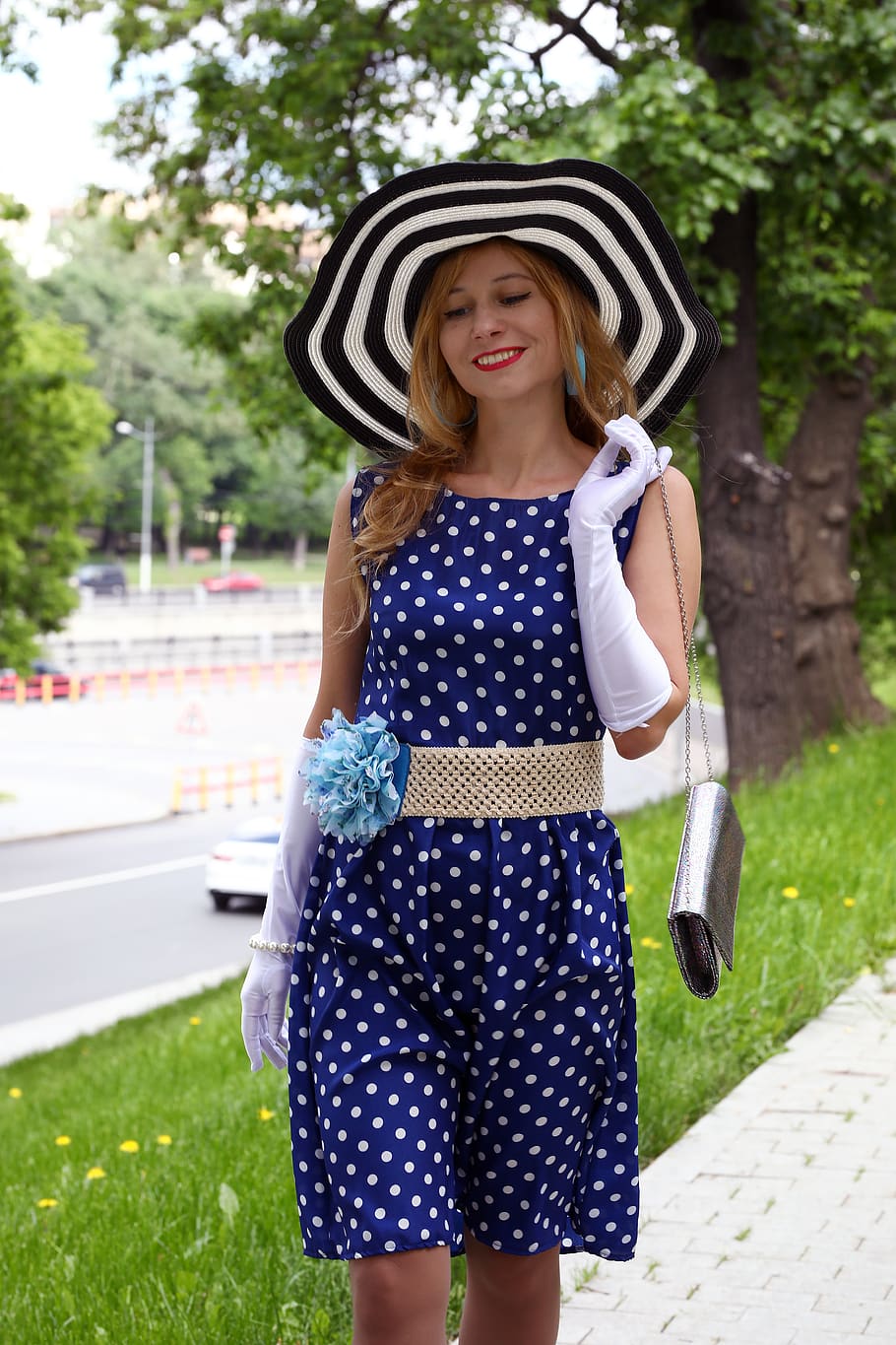mujer, sombrero, marcha, parque, bolso, en el verano de, moda, persona, vestido, lunares