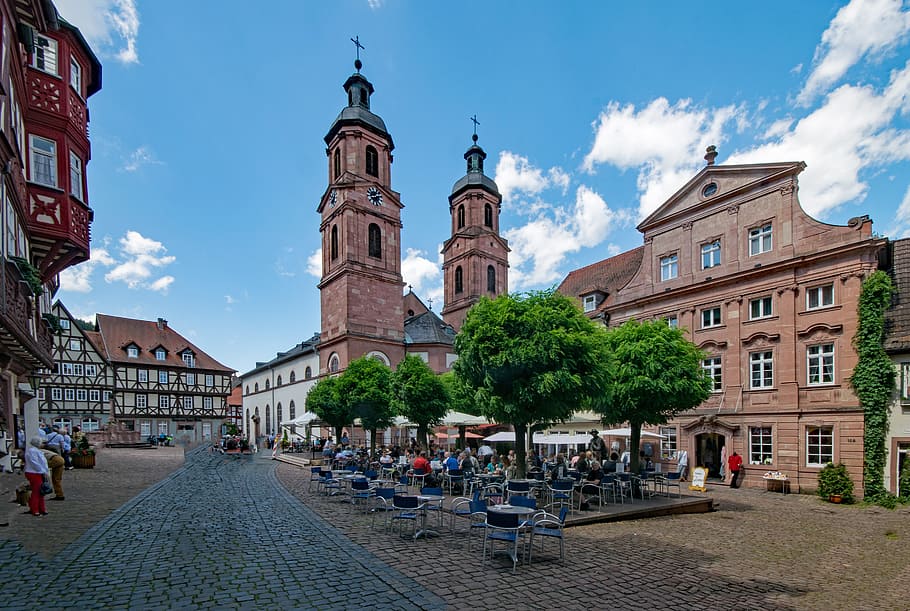 torre, nublado, cielo, mercado, iglesia parroquial, San Jacobo, Miltenberg, Odenwald, Baviera, Baja Franconia