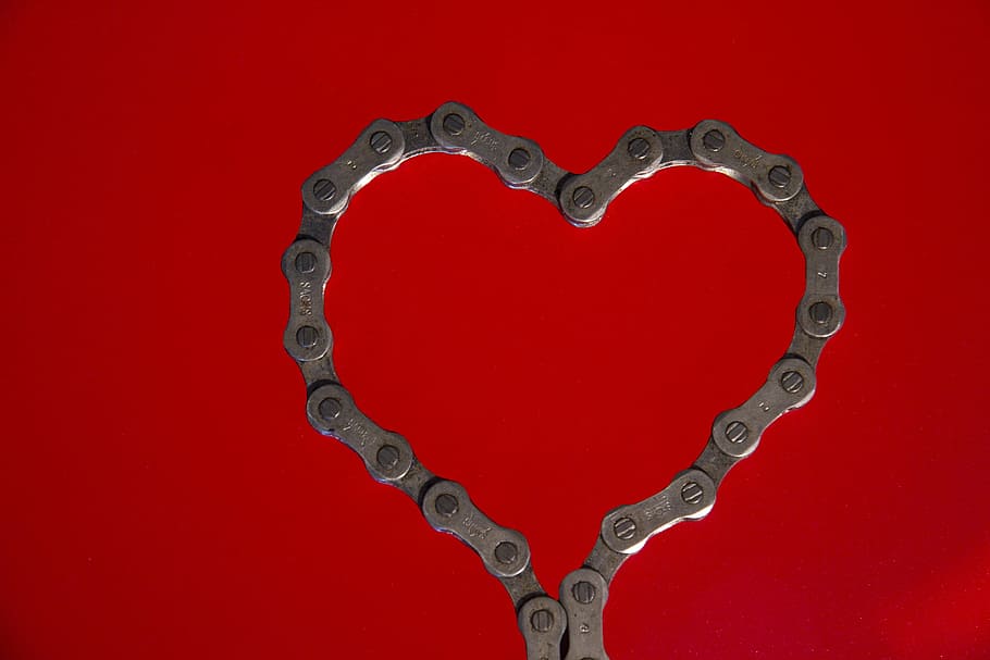 closeup, heart-shape, gray, cog chain, heart, valentine's day, bike chain, red, chain, holiday