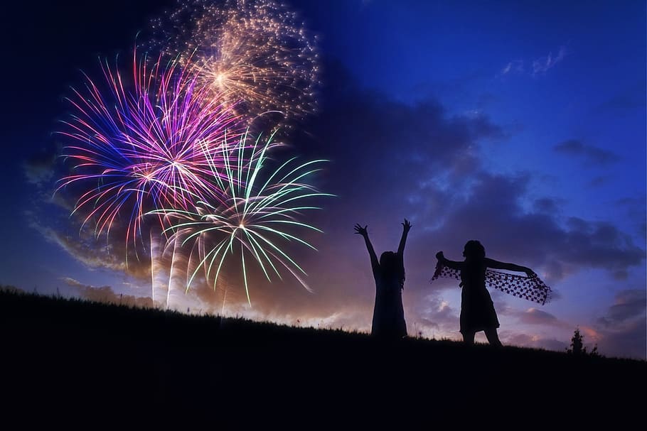 fotografía, silhoutte, dos, personas, mirando, fuegos artificiales, silueta, cuatro de julio, celebración, euforia
