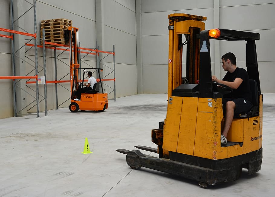 two, men, forklifts, class, practice, retractable, shelves, pallets, palleting, storage operations