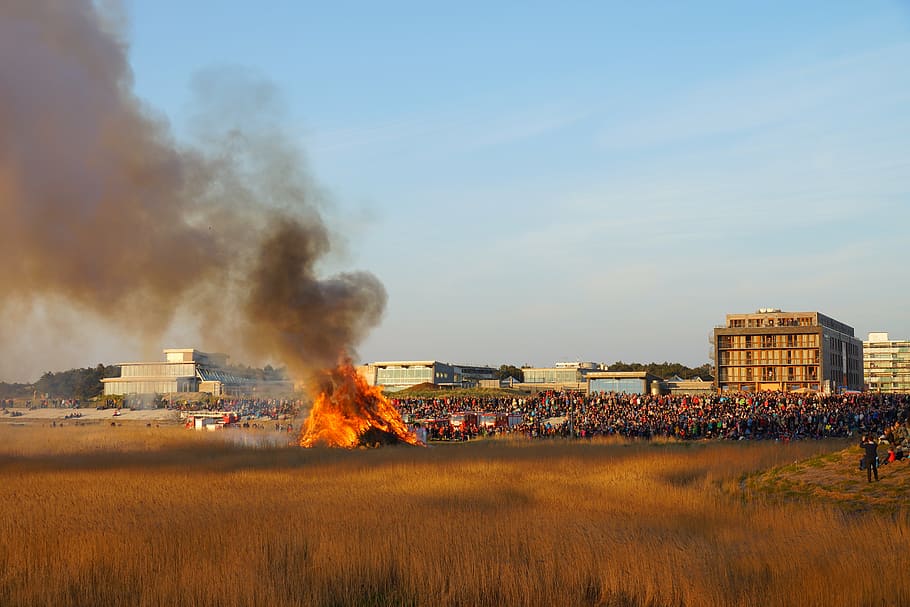 easter fire, fire, viewers, saint peter ording, easter, dunes, architecture, building exterior, built structure, burning