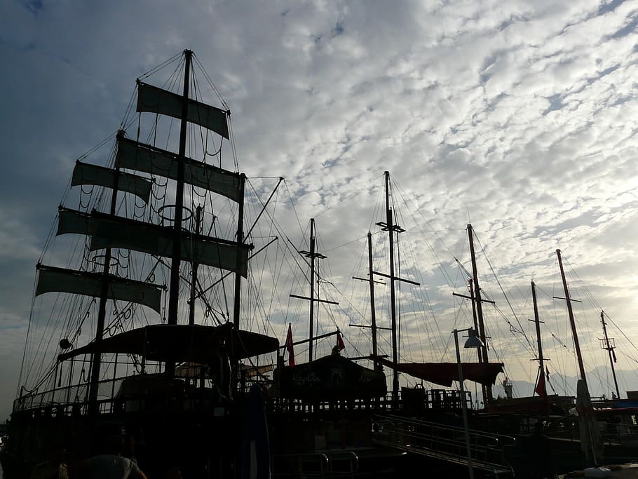 ships, sailing ships, boats, port, hoist, hoisted, rigging, good standing, running well, masts