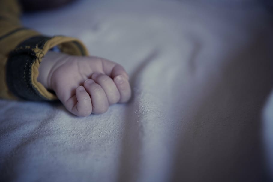 bayi, tangan, putih, tekstil, si bayi, anak, orang, jari, berbaring, tidur