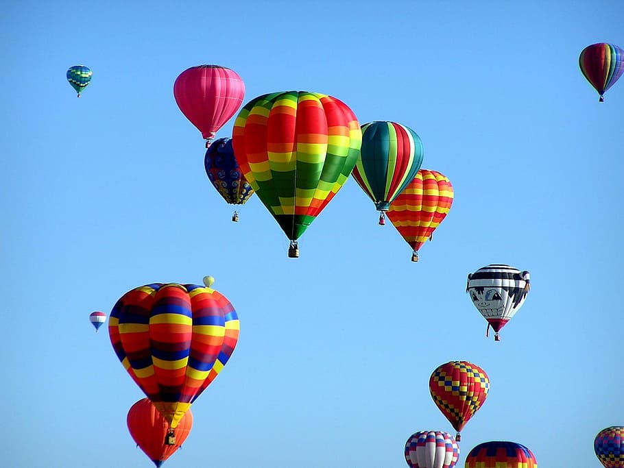 colores variados, globos aerostáticos, flotantes, diurnos, eventos, volando, canasta, aire, aventuras, vehículos aéreos