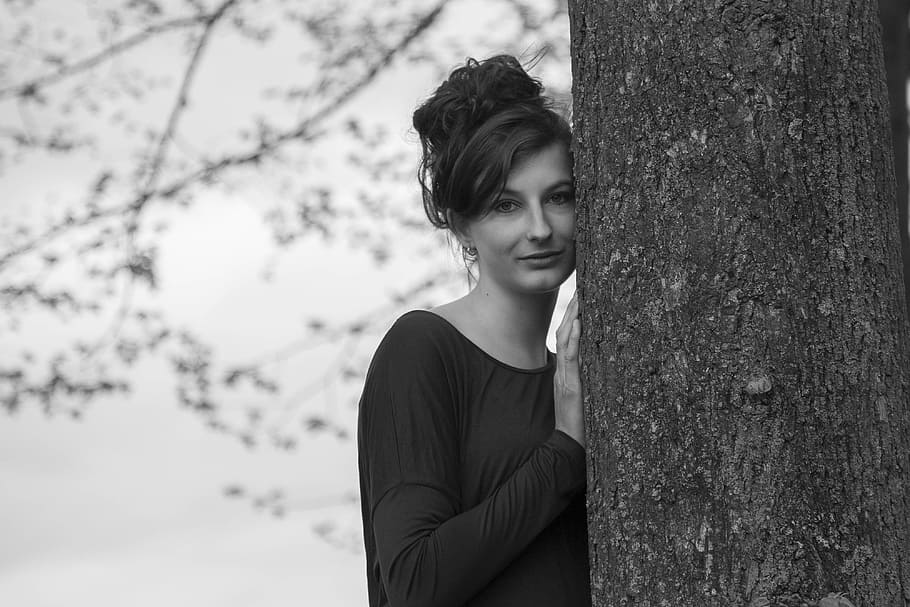 grayscale photography, woman, hiding, tree trunk, Fifties, Girl, Tree, Knot, Hair, black white