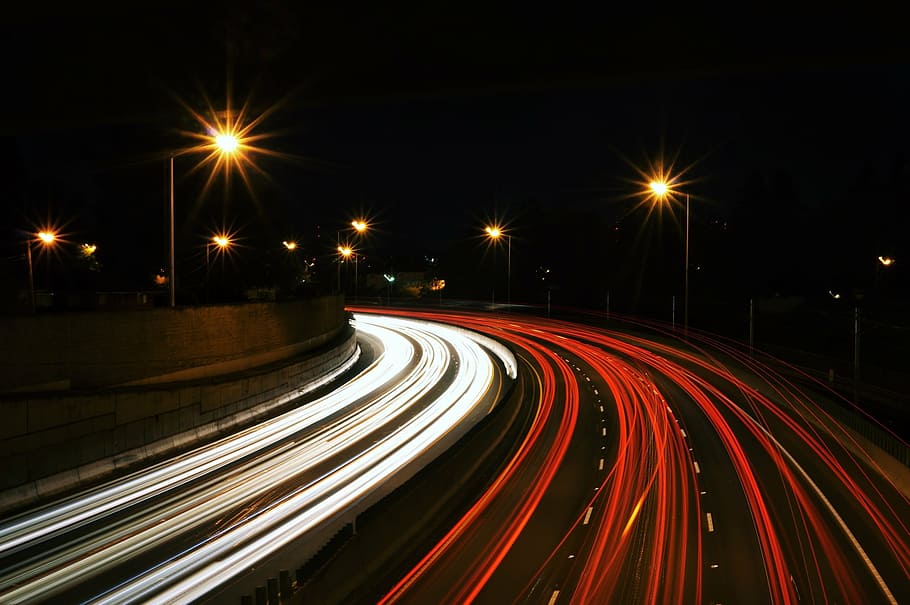 foto time lapse, jalan, berlari, kendaraan, waktu malam, malam, lampu, penerangan, gerakan, kecepatan