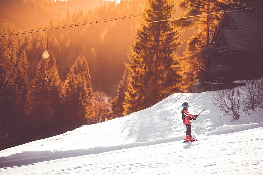 pouco, esquiador, esqui, elevador, teleférico, frio, labaredas, floresta, colinas, crianças