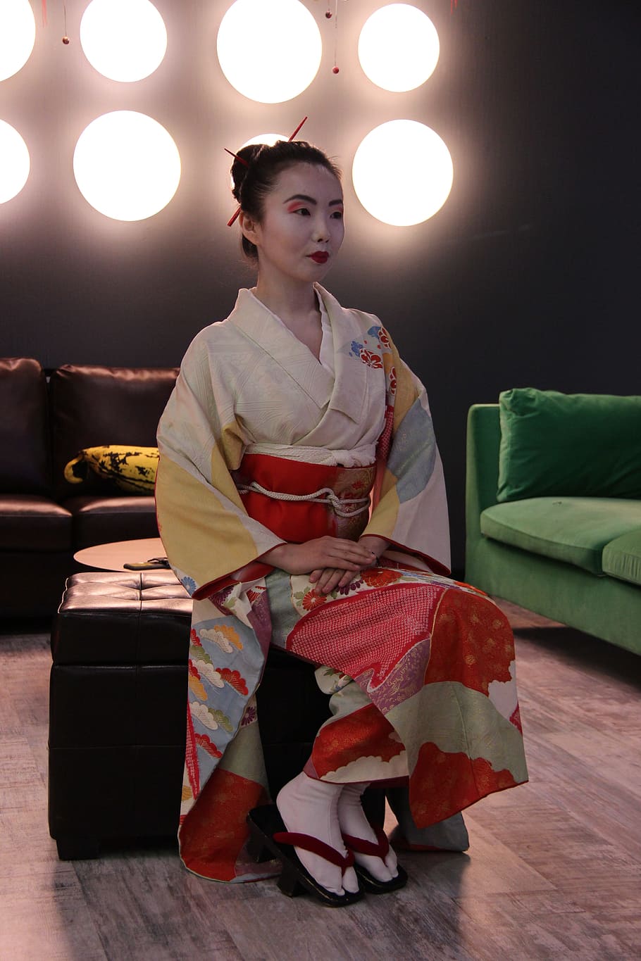 girl, kimono, geisha, model, makeup, hairstyle, geta, japan, presentation, light
