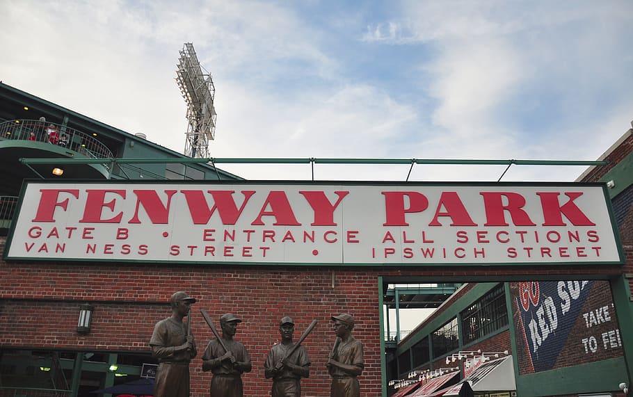 rojo, blanco, señalización del Fenway Park, Boston, Massachusetts, Fenway Park, estadio, estatuas, pared, cielo