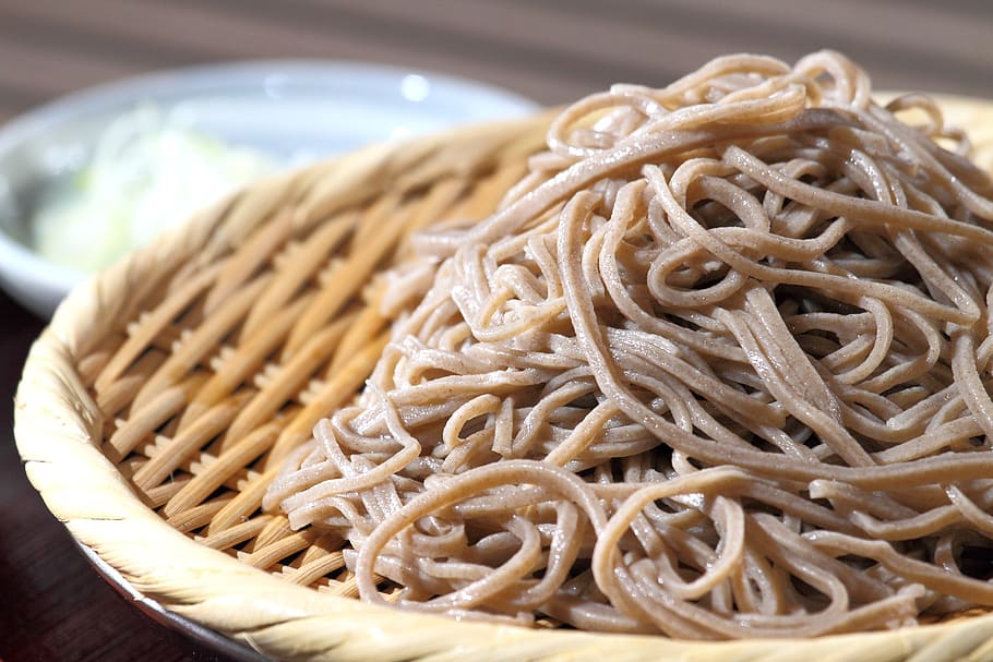 closeup, photography, noodles, wicker plate, soba noodles, near, buckwheat, japanese food, bamboo basket, lunch