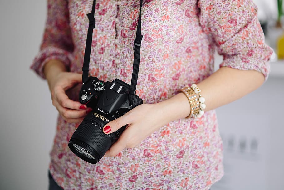 pink, camera, Woman, photography, photos, camera - Photographic Equipment, photographer, women, people, hobbies