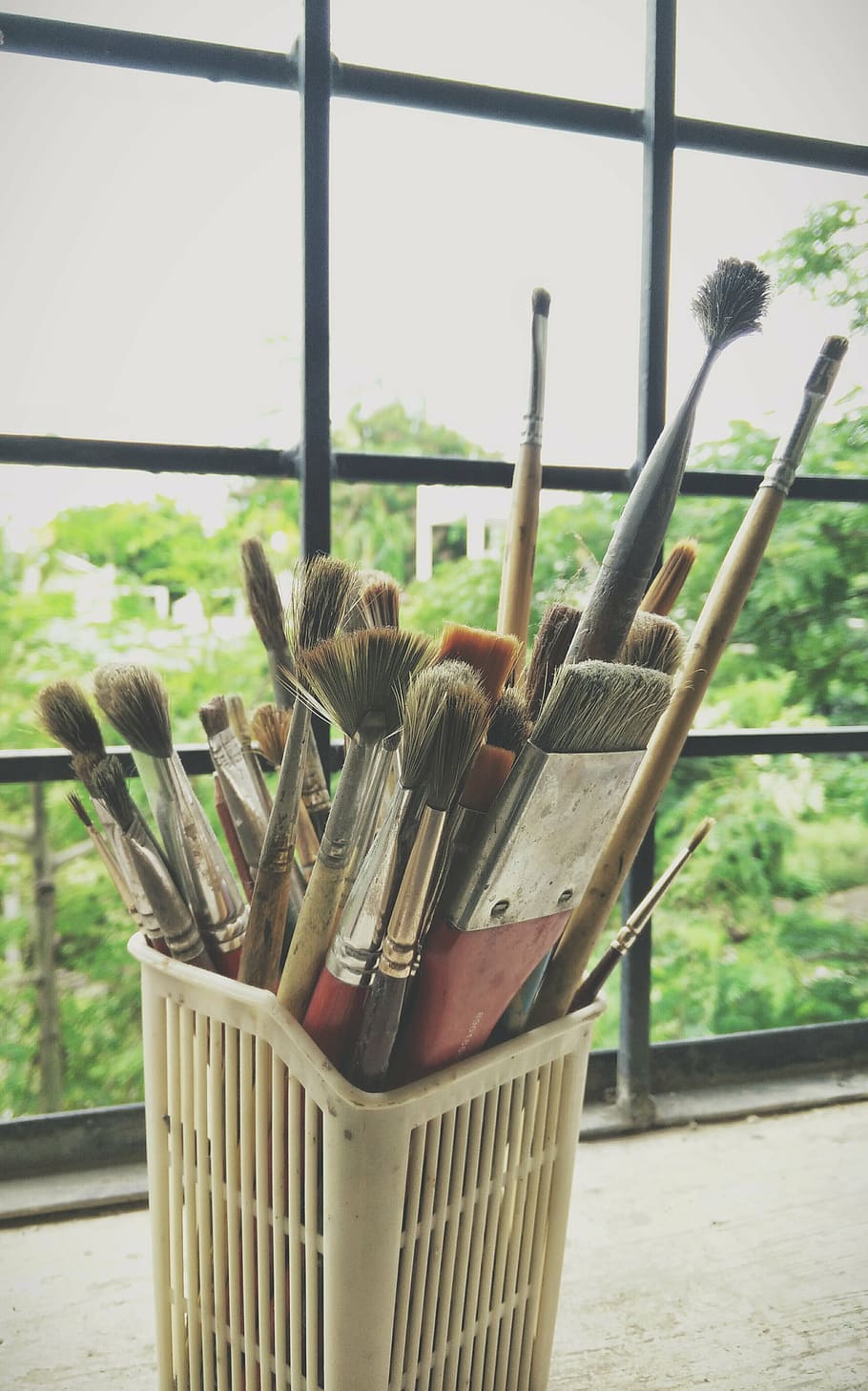 assorted-color paintbrush, inside, white, plastic basket, life, beauty, scene, artist, painter, art