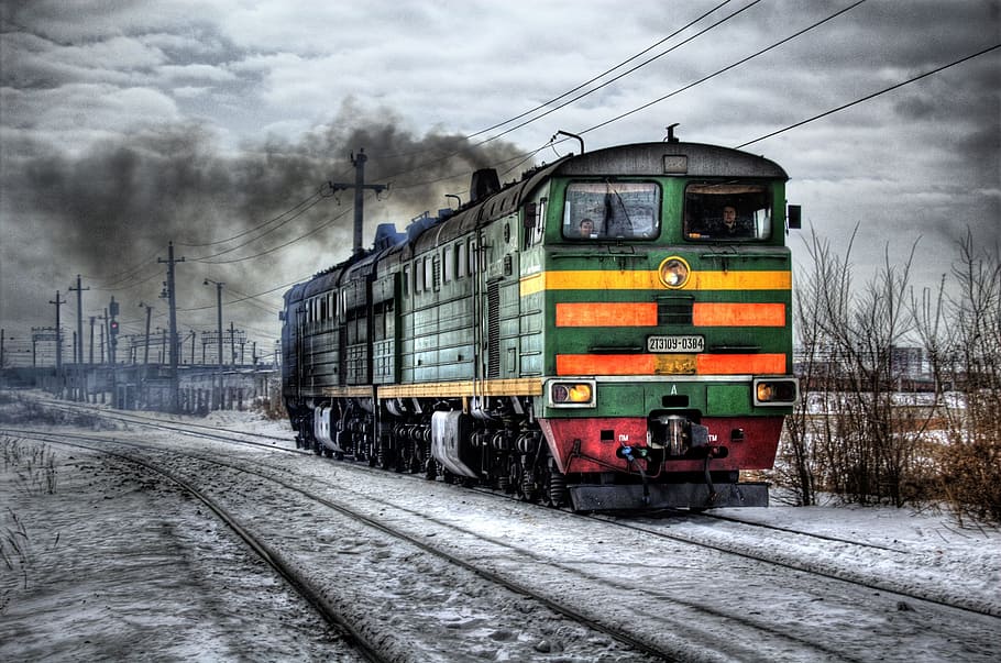 verde, naranja, locomotora, tomada, durante el día, diesel, rusia, tren, tráfico, humo