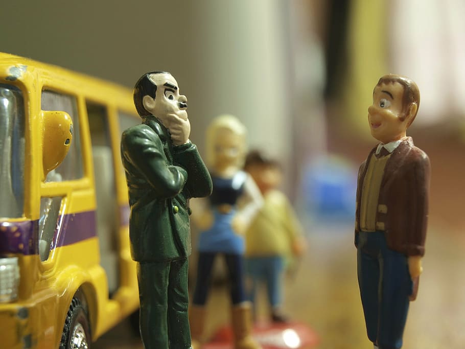 man, green, top, front man, brown, figurines, figures, toy, bus, talking