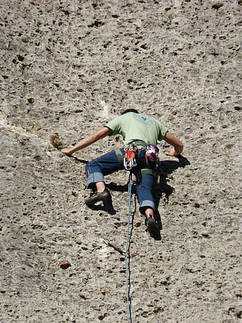 escalation-climber-rock-montsant-royalty-free-thumbnail.jpg