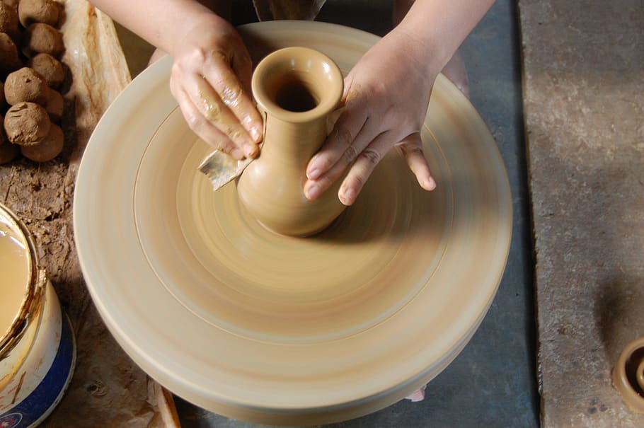 hand, clay, crafts, pottery, spinning, human hand, one person, creativity, motion, skill