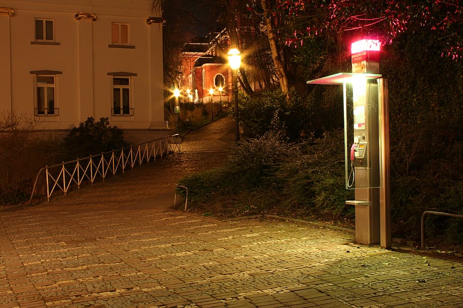 phone booth, night, long exposure, lichtspiel, warm light, illuminated, evening, lights, phone, call