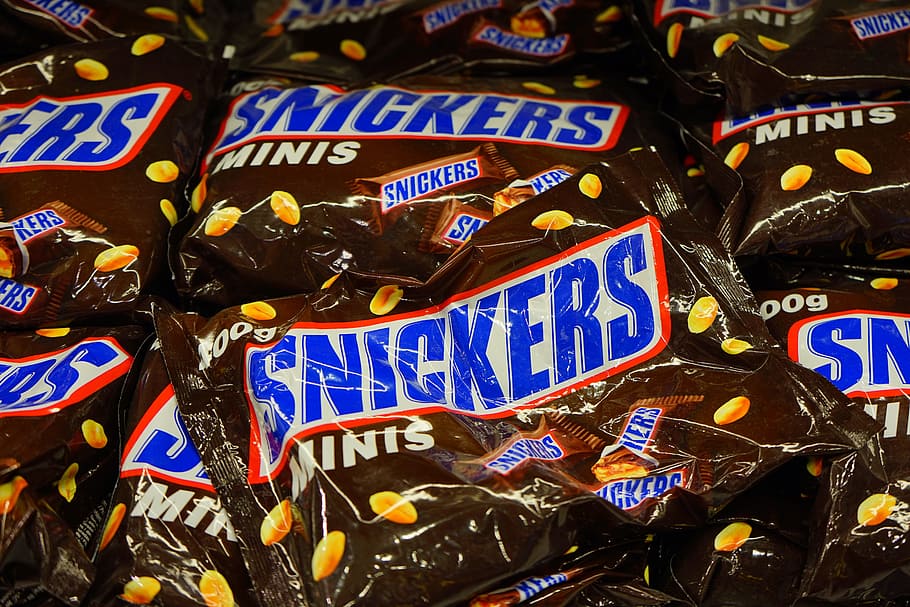 close-up, snickers, minis, chocolate, pack, lot, candy bar, caramel, peanuts, nougat