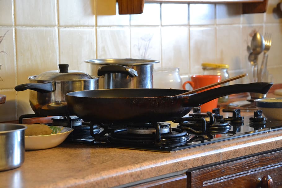skillet, gas cooktop, bowls, plate, kitchen, cook, cooking, frying pan, burning, frying