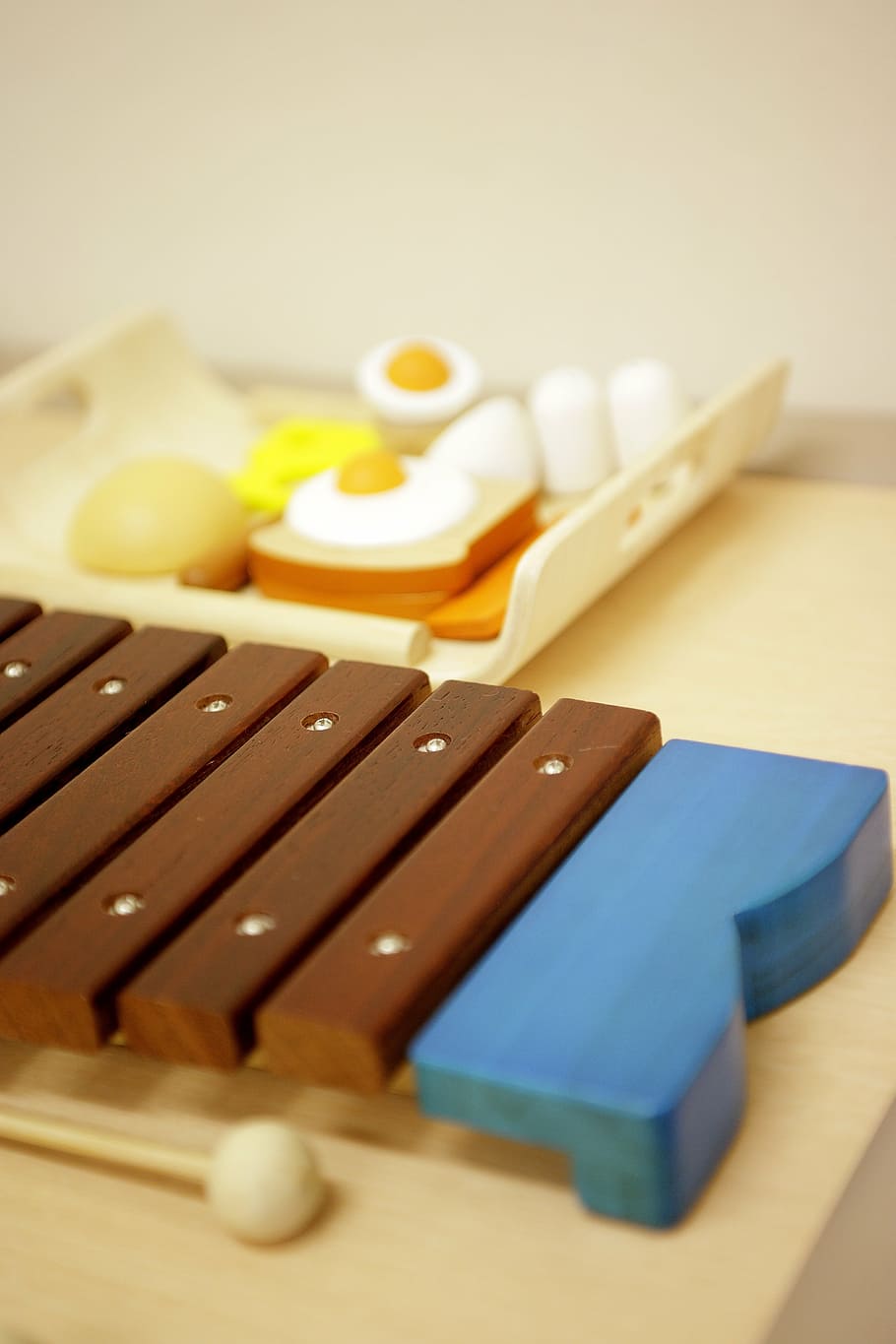 xylophone, toys, toy, children, food, food and drink, indoors, still life, table, selective focus