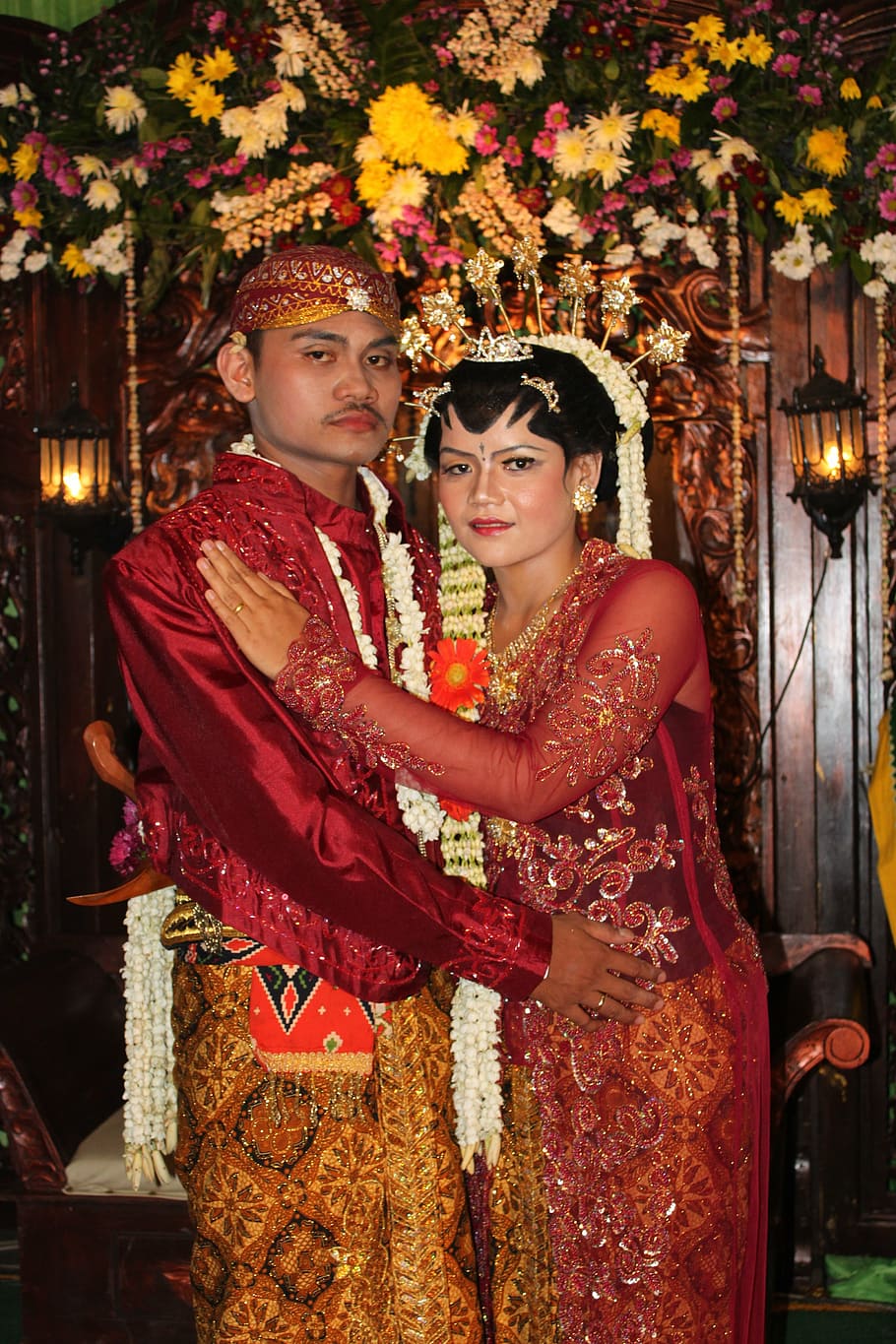 casamento, javanês tradicional, tradição, batik, cultura, duas pessoas, adulto jovem, mulheres, relacionamento de casal, olhando para a câmera
