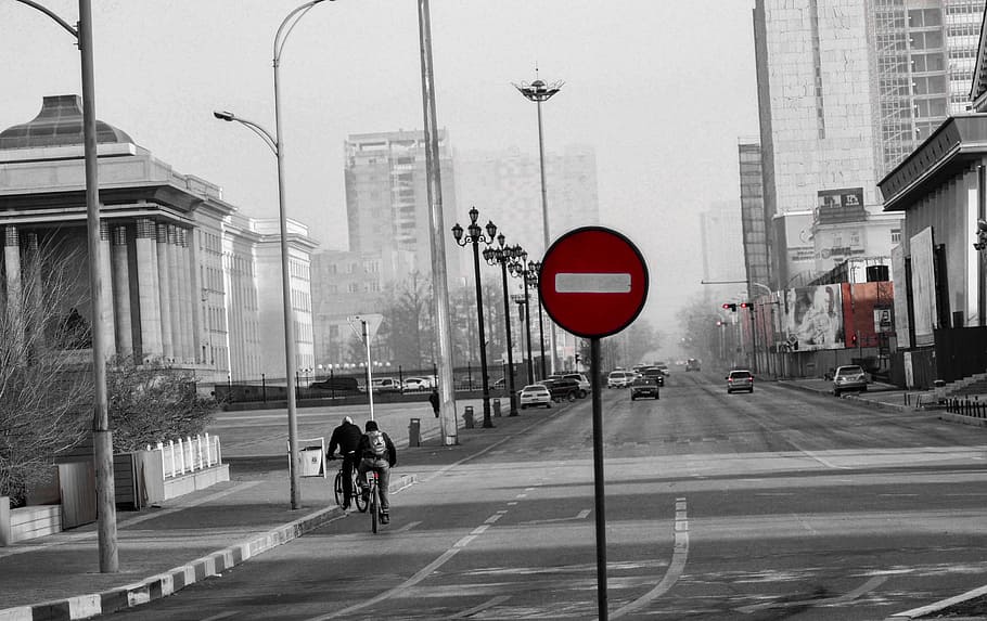 seletiva, fotografia colorida, rua, sinal de estrada, estrada, sinal de stop, ulaanbaatar, mongólia, manhã, fumaça